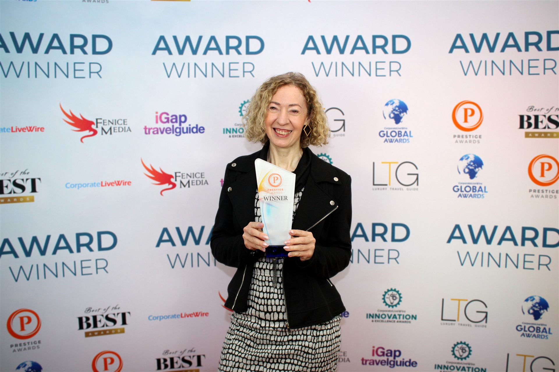 Mercedes R. Cervantes, Premio Prestige Awards